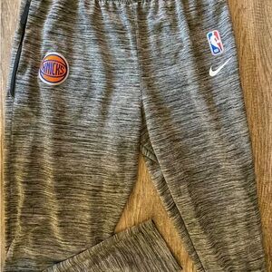 Nike NY Knicks Gray NBA Logo Joggers